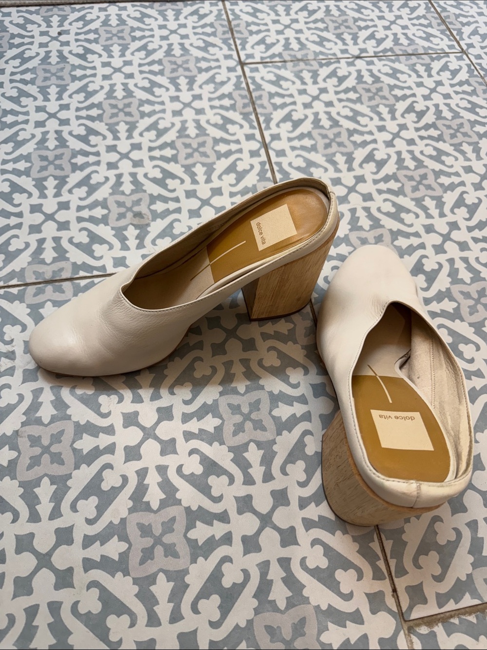 Dolce Vita Women's Off-White Leather Slip-On Mules